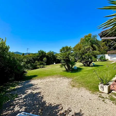 Maison d'hôtes Dependance In *